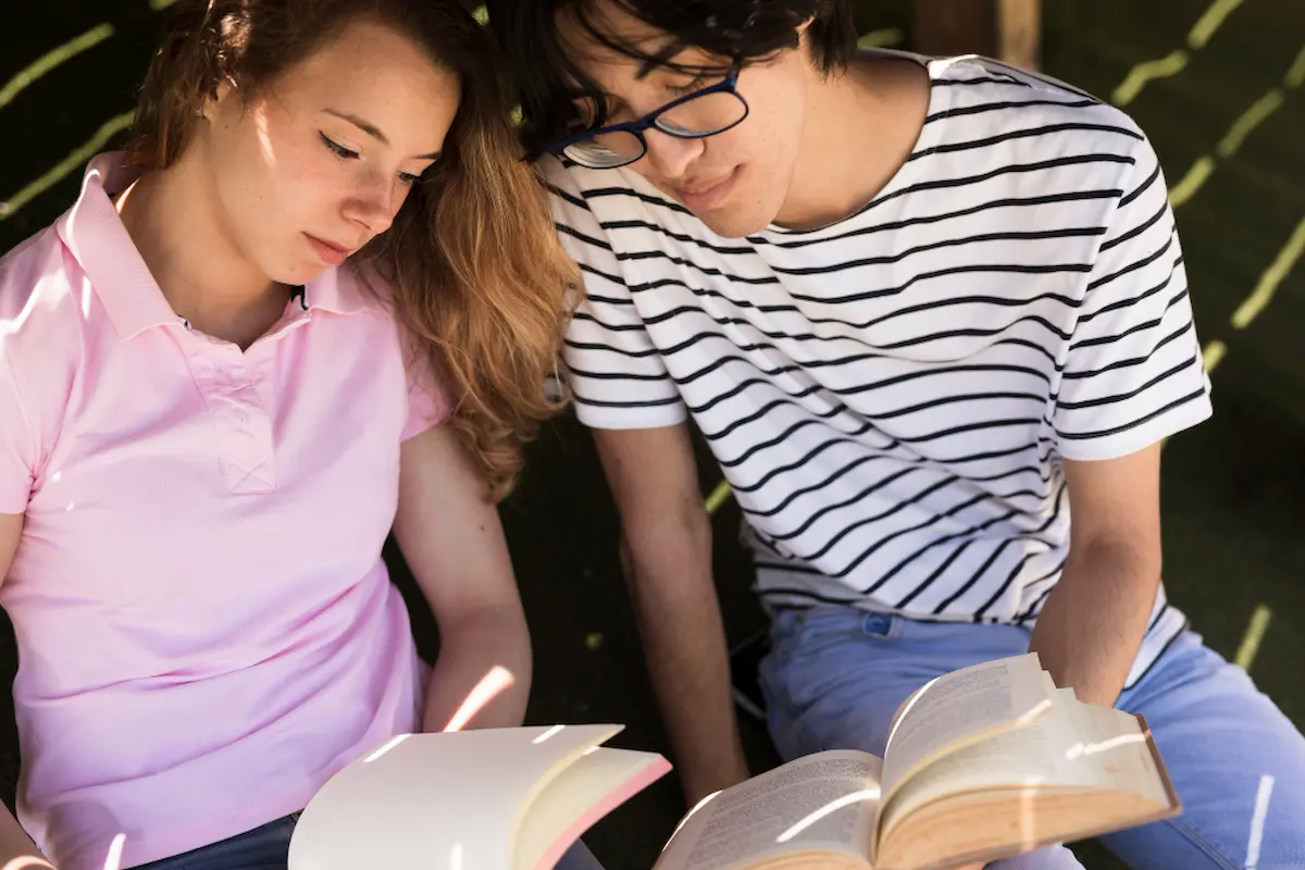 Selección de las mejores historias de suspenso para jóvenes lectores 2 jovenes lectores