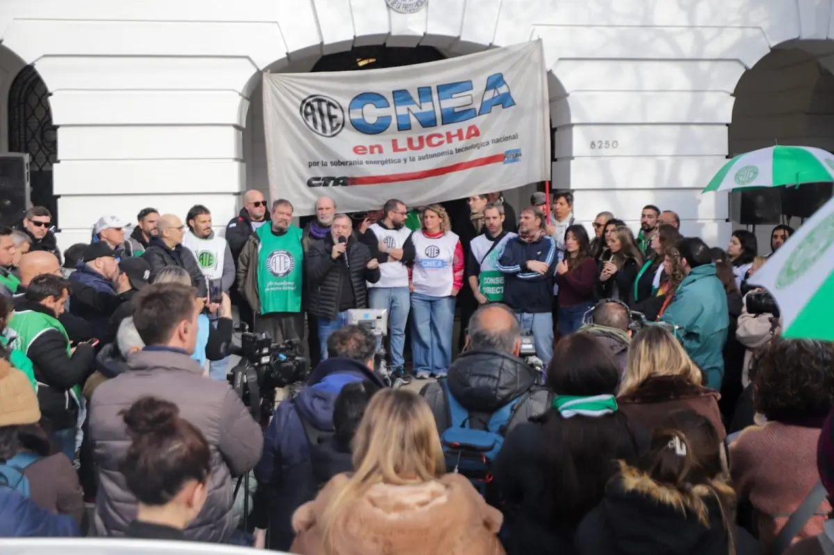 ATE convocó a un paro y una caravana en defensa de la Comisión Nacional de Energía Atómica 1 ATE