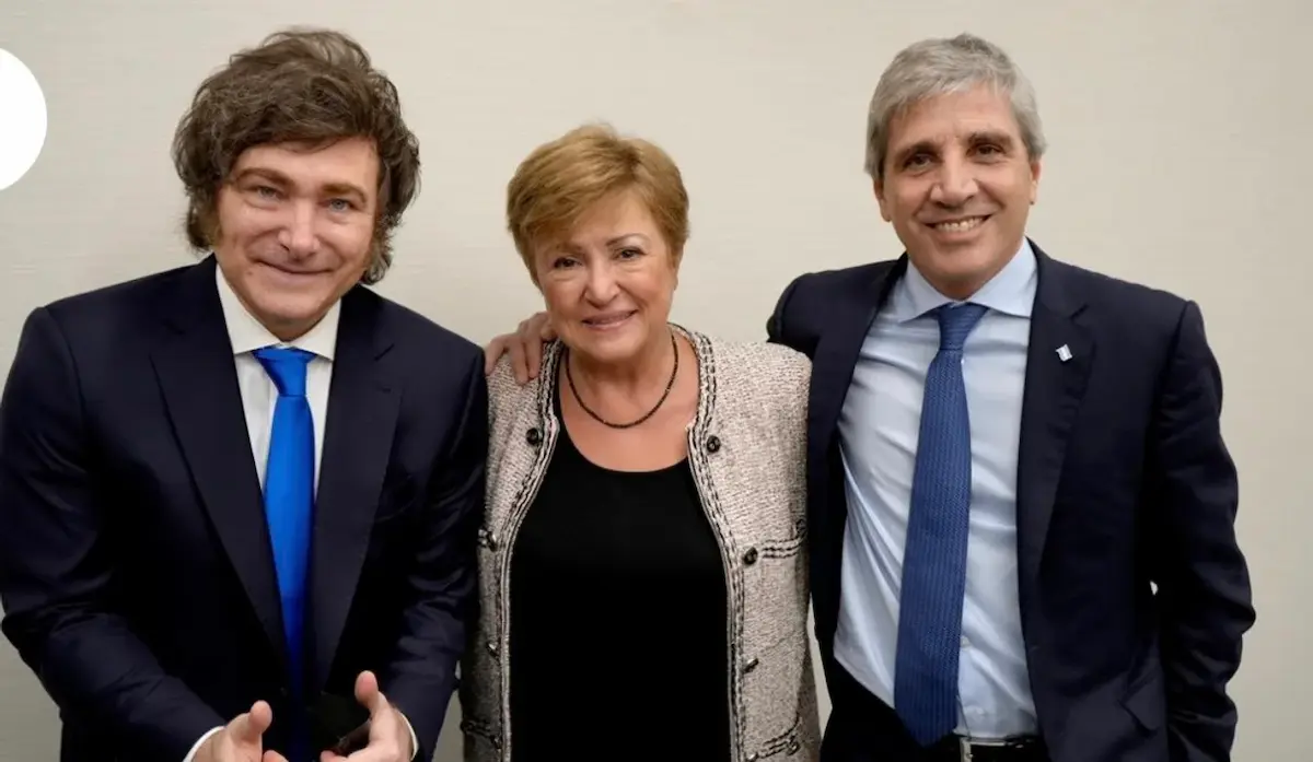 El respaldo del FMI a Milei, entre el superávit y los problemas de la economía real 2 Caputo Georgieva milei 1