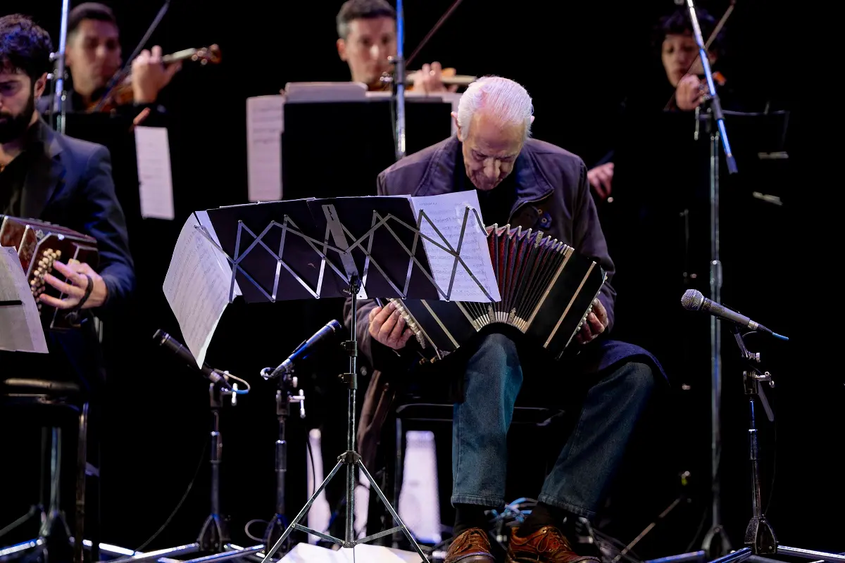 La Orquesta Escuela de Tango Emilio Balcarce inaugura su temporada 2026 con el debut de su 18ª camada 2 La Balacarce Parque Centenario