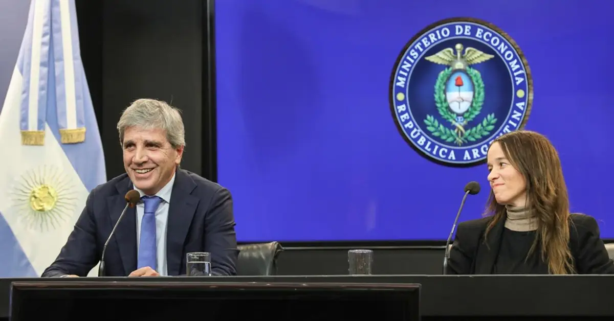El Gobierno relanza la Inocencia Fiscal y redobla la apuesta por los "dólares del colchón" 1 Gobierno