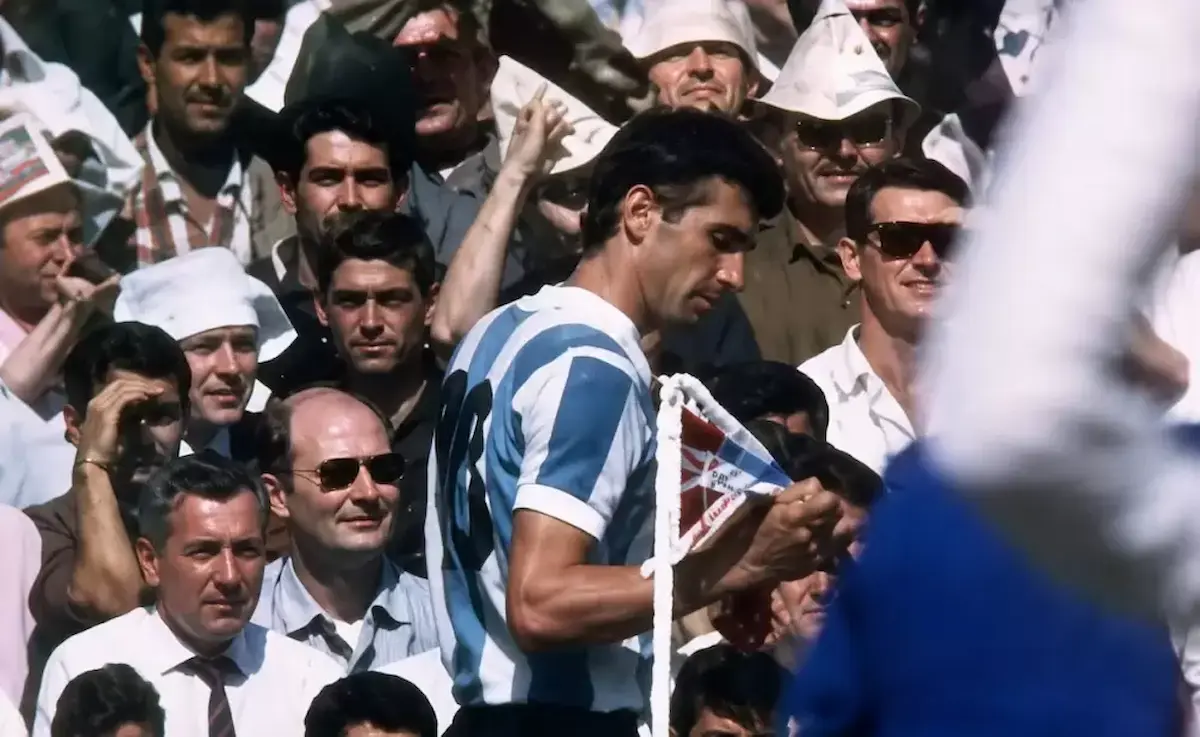 Argentina-Inglaterra, más que un partido de fútbol 3 Rattin 1