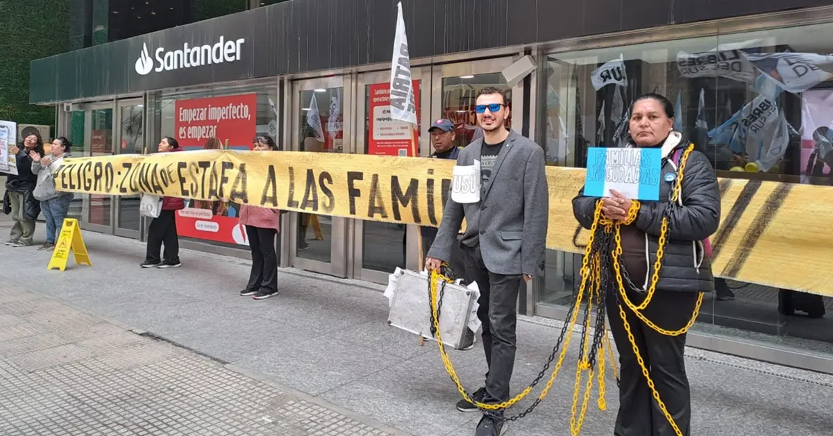 Milei niega la realidad de los endeudados, que marcharon al Ministerio de Economía 4 Milei