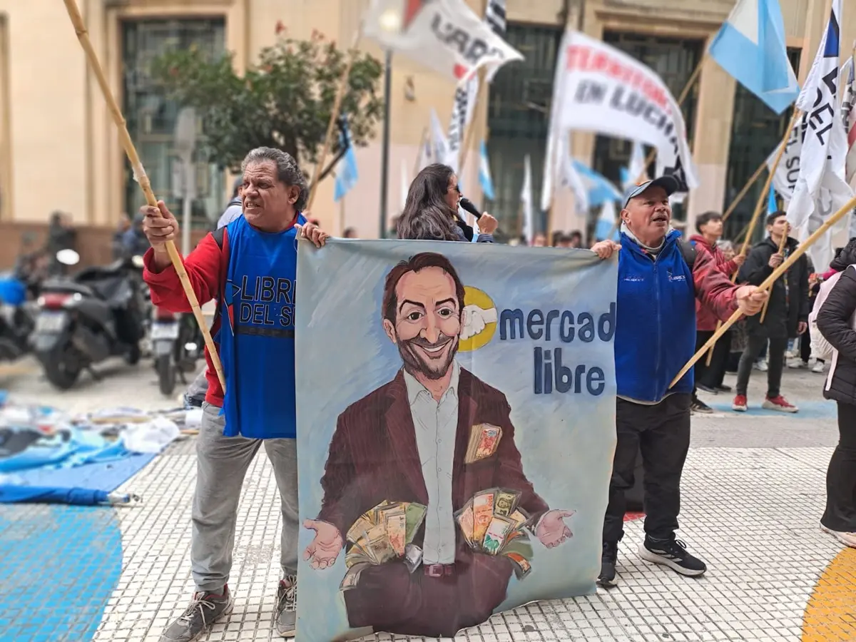 Milei niega la realidad de los endeudados, que marcharon al Ministerio de Economía 7 Milei
