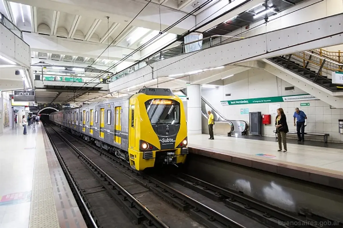 Metrodelegados alertaron por la acumulación de basura en el subte tras la restricción horaria de la Ciudad 1 Metrodelegados