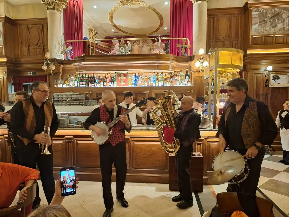 La Noche de los Bares Notables inaugura la temporada de Noches Culturales porteñas 3 Bares Notables