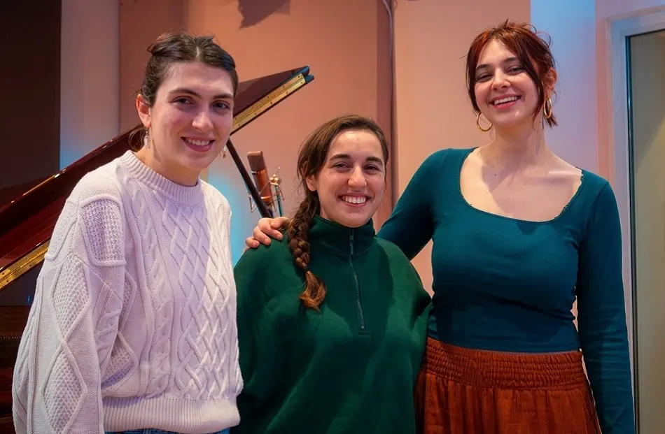 “Sacro Santo”, teatro gauchesco, jazz, tango y más en la agenda de la Ciudad de Buenos Aires 2 Ornella Contreras Juana Gramigna y Emilia Gerez