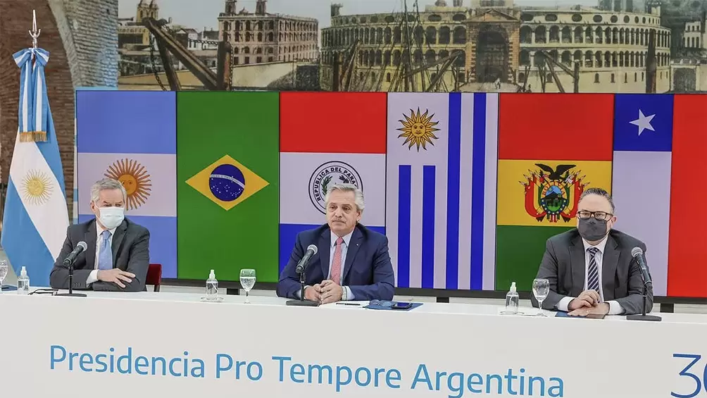 Uruguay, un foco de conflicto en los intereses del Mercosur 1 Cumbre Mercosur Alberto Fernandez IVAN NAP telam lucas carballo
