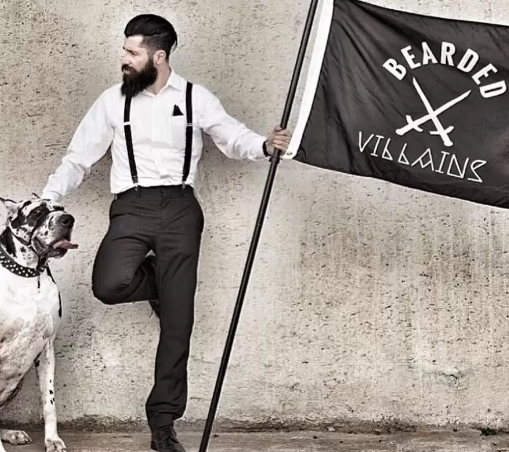 "Barbudos Villanos: son barbudos, pero no villanos" 2 BARBU 2 Periodismo Franco