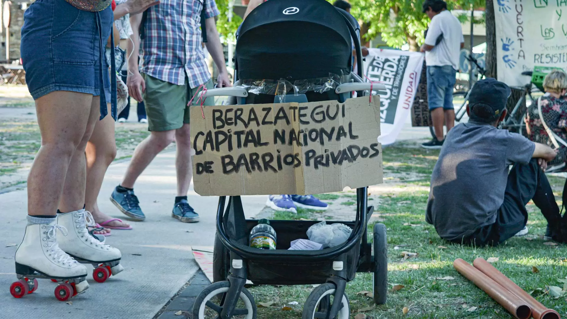 Humedales Hudson: al borde de la extinción 6 6 Movilizacion por el aniversario de Asamblea Hoco SOFIA DIAZ