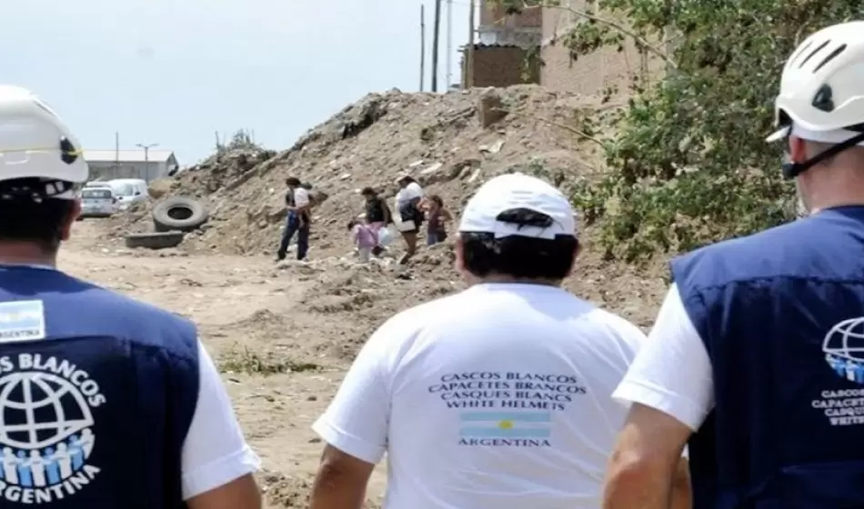 Conflicto entre Rusia y Ucrania: el minuto a minuto 4 cascos blancos