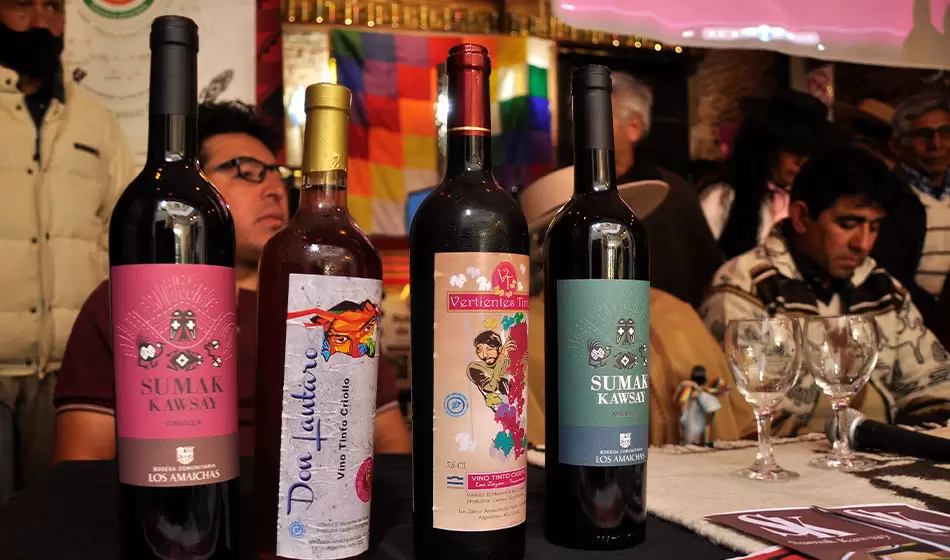 La Agrupación indígena “Amaicha del Valle” presentó su Bodega Comunitaria en Buenos Aires y La Plata 1 1 VINOS FOTO UNO PARA ABRIR FEDERICO GROBA Alexandra Barreto