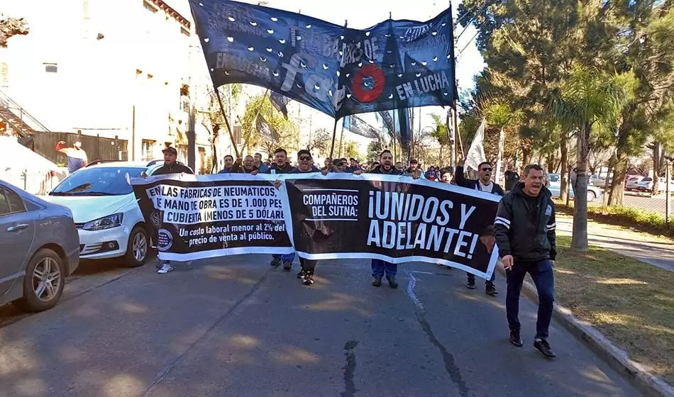 Paro en la empresas de neumáticos Bridgestone, Pirelli y Fate por reclamo salarial 3 2 mundogremial.com Bianca Castillo