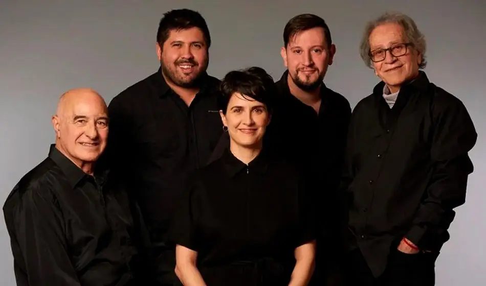 El Oficio de dar, un paseo por el corazón de los Díaz 2 2. Entre canciones y poesias construyen un camino de recuerdos y buenos momentos acompanados por diestros musicos. – credito @centroculturaldelacooperacion Cristian Dominguez