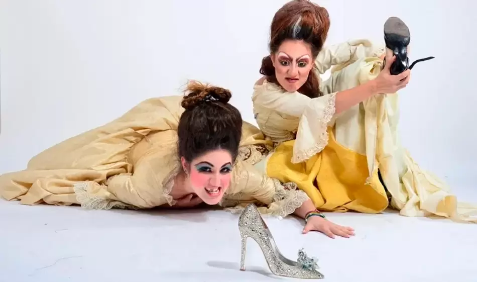 El cumpleaños mágico de las princesas: función a beneficio por una infancia más plena 2 2. Este domingo dia de las infancias la compania de teatro TrasBamba visitara al comedor Las Voluntarias de Maria. credito @trasbamba Cristian Dominguez