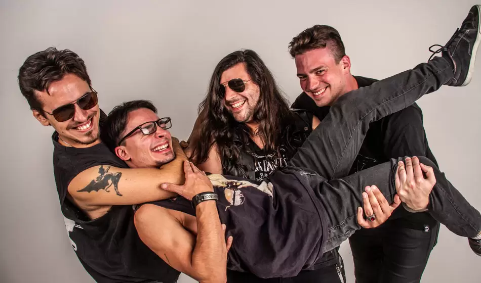 Ave de Fuego, una banda de Heavy Metal que busca plantarse en la escena 3 Ave de fuego estudio 4 13 Lorena Palomino