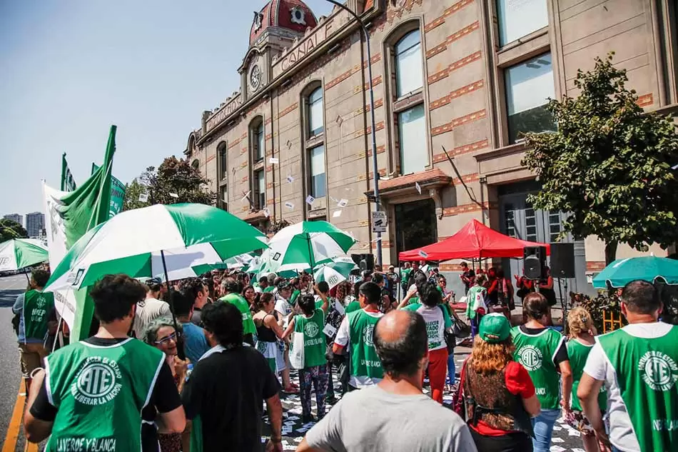 ATE Capital se movilizó por mejoras laborales y salarios dignos 3 3 ATE