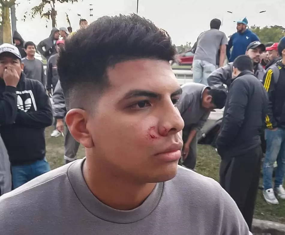 La policía de Salta reprimió y detuvo a trabajadores de Coca Cola 2 Coca Cola Salta policía