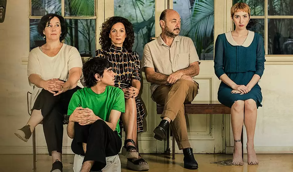 Daniel Veronese y el desafío de reversionar “Los padres terribles” 1 Los Padres Terribles, Daniel Veronese