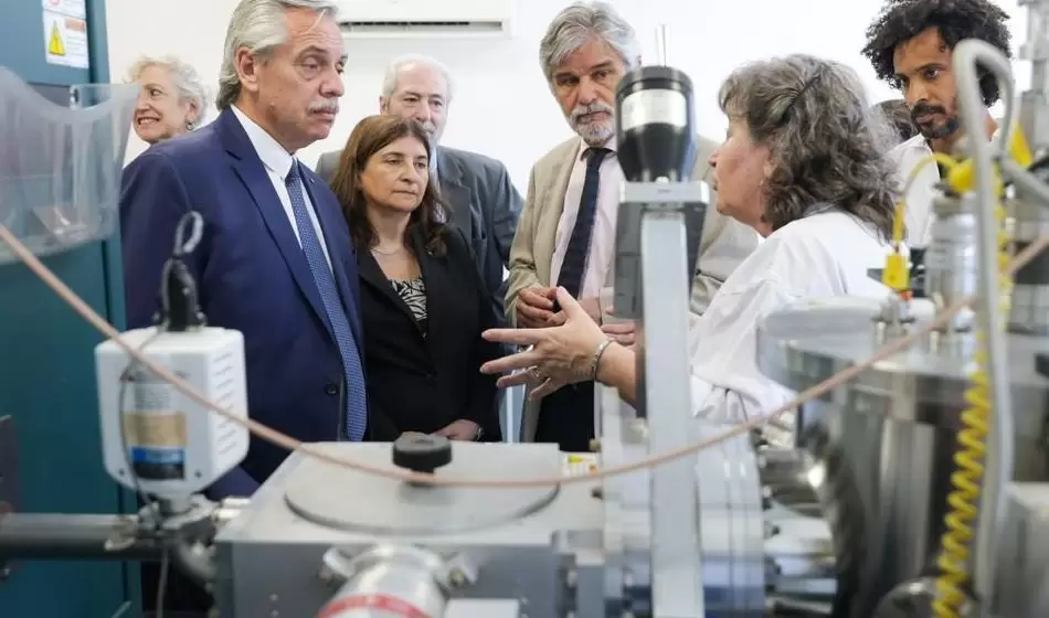 CONICET: contra el vaciamiento y la privatización de la ciencia y la tecnología 3 CONICET