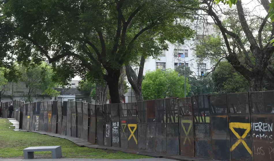 600 personas resisten al desalojo en Casa Santa Cruz 3 Casa Santa Cruz
