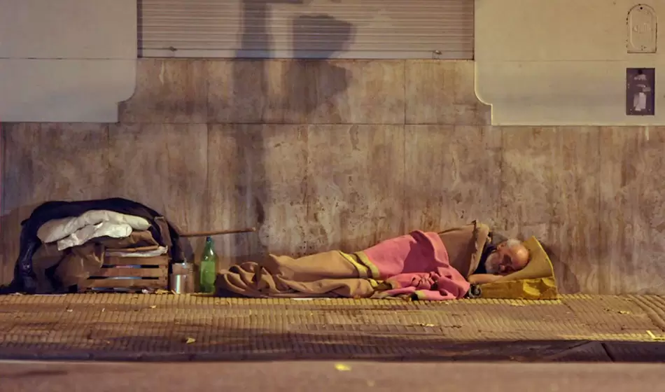 “Nadie es fan de vivir en la calle”, una campaña que expone la realidad de las personas sin hogar 3 Calle
