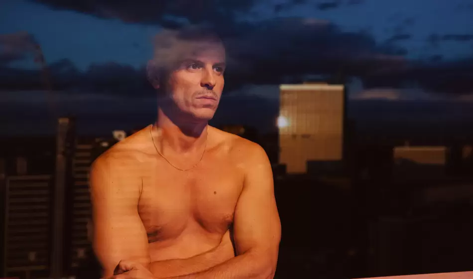 All of Us Strangers, un viaje fantasmagórico a través del duelo y lo no revelado 1 All of Us Strangers