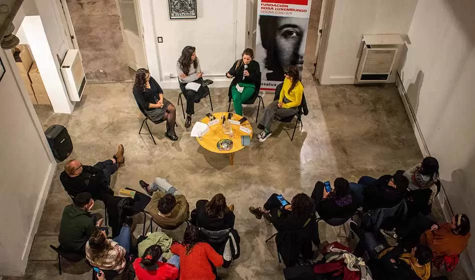 “Radicalizar la democracia”, jornadas de debate de los feminismos frente al contexto actual 1 Radicalizar la democracia