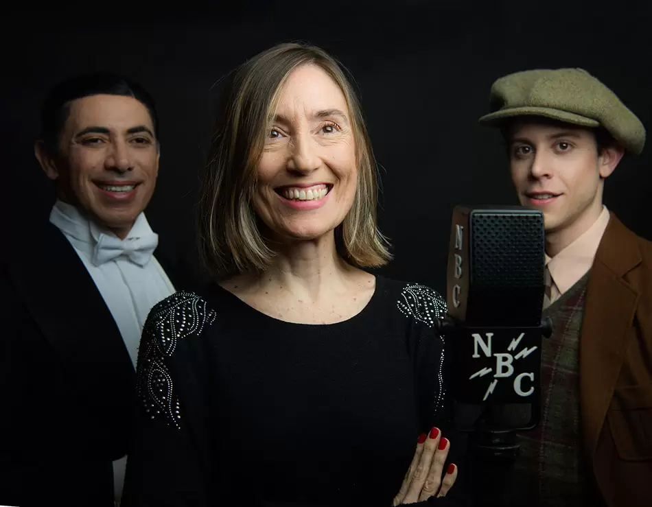 “Cuando Frank conoció a Carlitos”: el musical que evoca la presencia de Carlitos Gardel junto a Frank Sinatra 2 DIRECTORA CON ACTORES FOTO DOS