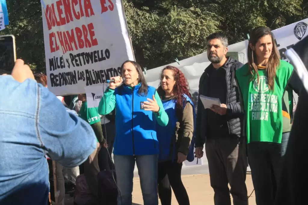 Manifestación contra la “tierra arrasada” y por la “soberanía alimentaria” en la Sociedad Rural 3 WhatsApp Image 2024 07 25 at 15.23.03
