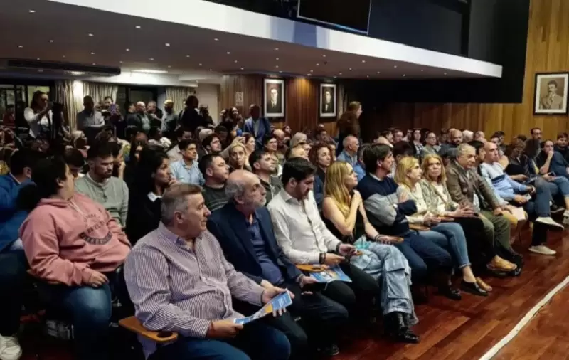 Se presentó el libro “Tres Modelos en Disputa” en la Asociación Bancaria 2 Bancaria