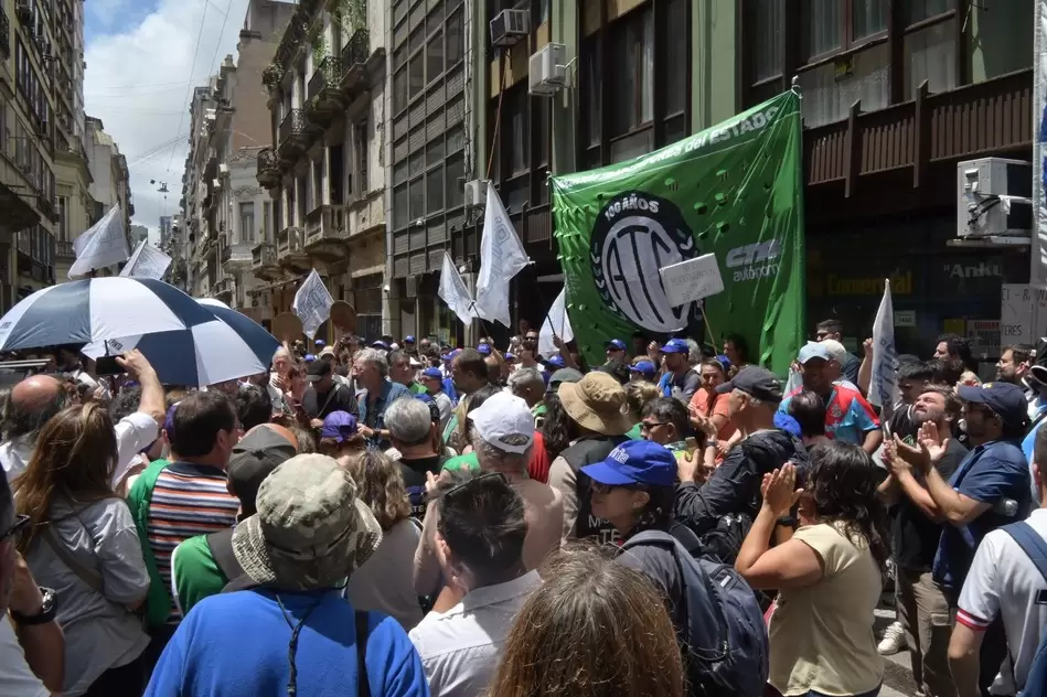 El INTA se defiende: una masiva movilización de ATE frustró la venta de uno de sus edificios principales 1 ate