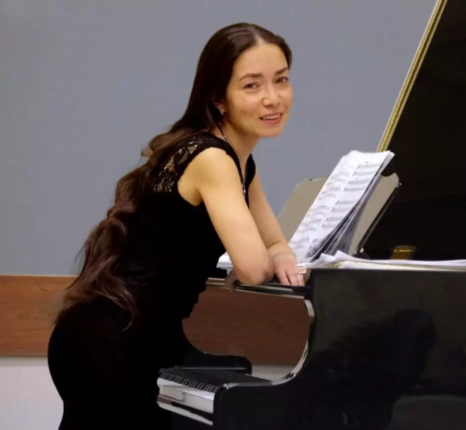 “Maté a un tipo”, “Chau Buenos Aires” y toda la agenda cultural de la Ciudad de Buenos Aires 4 Cada semana te ofrecemos la programación cultural de Nota al Pie en la Ciudad de Buenos Aires, como el concierto de la pianista rusa Martina Monasypova junto a La Banda Sinfónica de la Ciudad de Buenos Aires en el anfiteatro del Parque Centenario. Crédito: @elanfi.ba