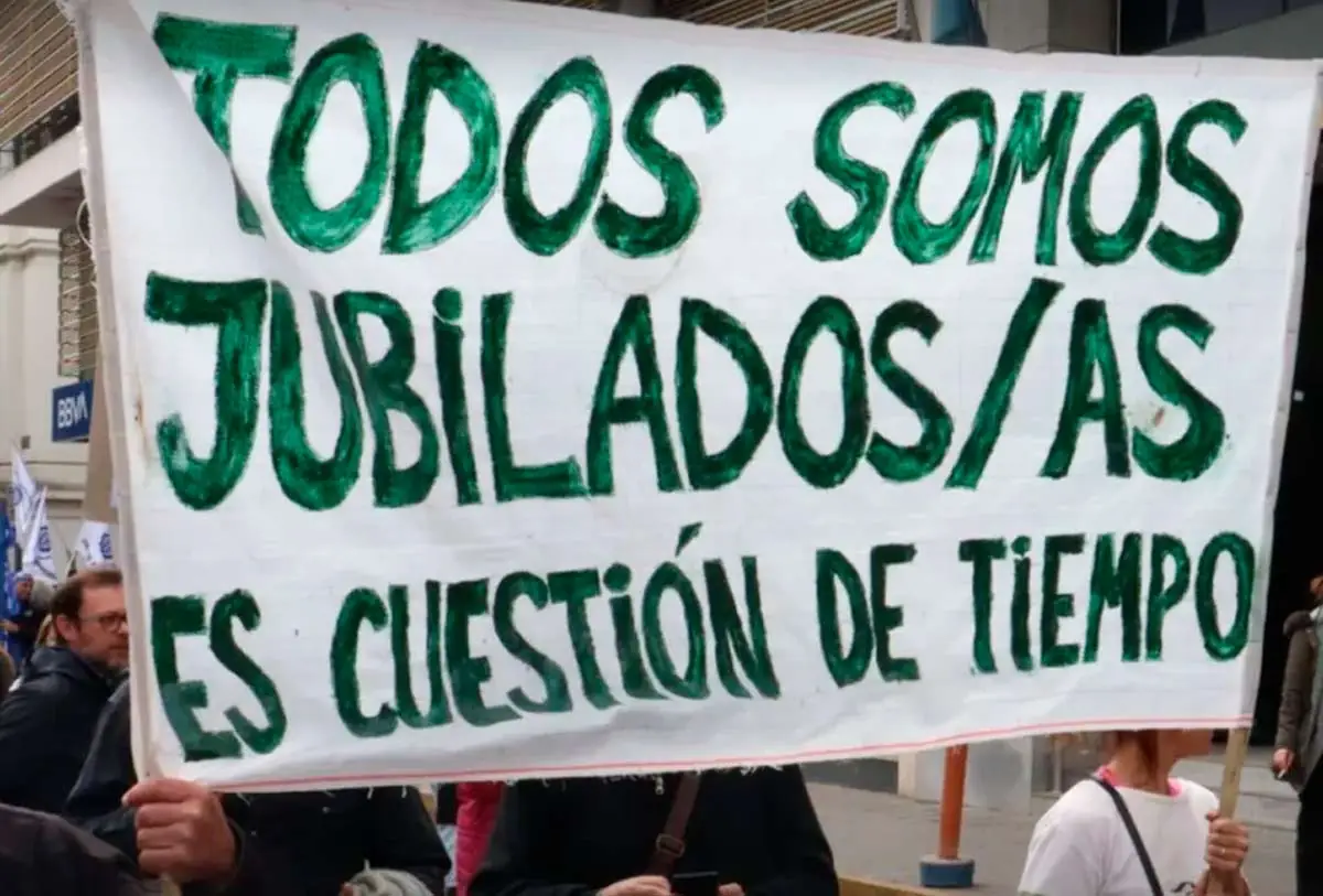 Nueva protesta: jubilados y organizaciones sociales se movilizan 2 Jubilados moratoria
