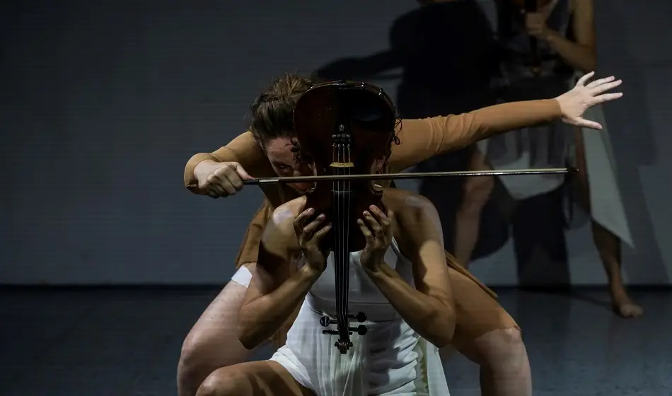 “Mirar al Río - Diálogos con lo Inanimado”, una inmersión en la memoria colectiva 3 3. MIRAR AL RIO