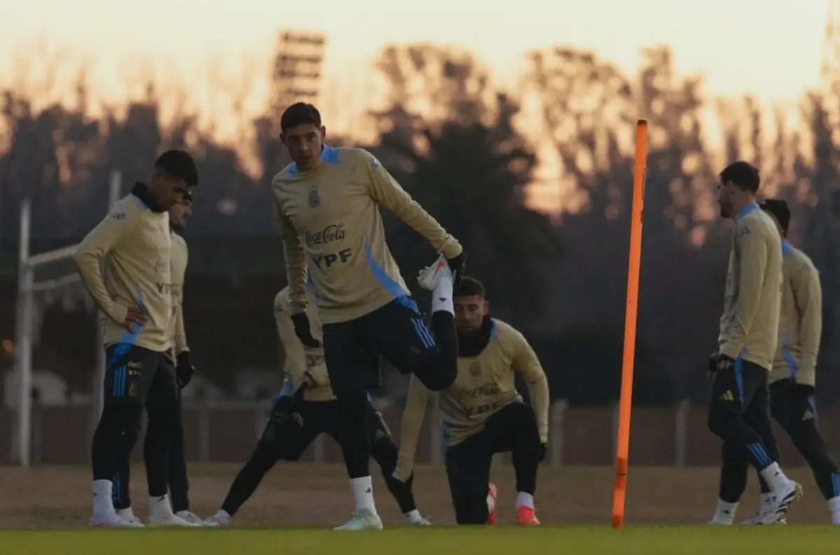 La Selección Argentina recibe a una Colombia urgida por las Eliminatorias Sudamericanas 2 Credito. AFA 1